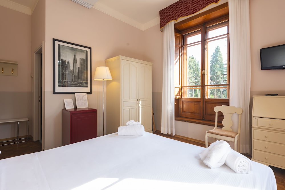 Double Room - Photo 6