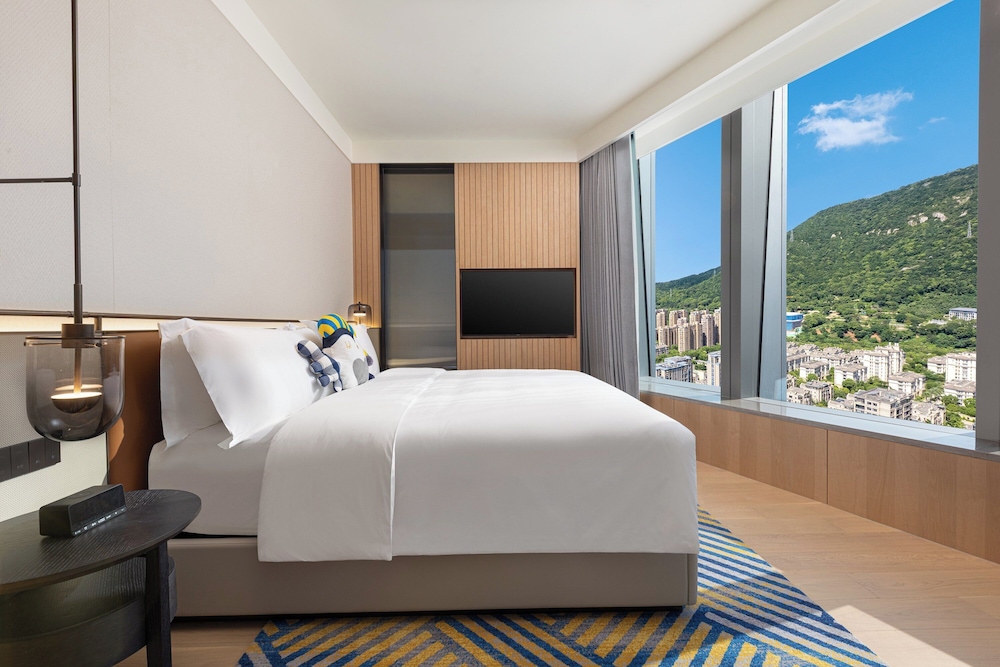 Standard Room, 1 King Bed photo 2