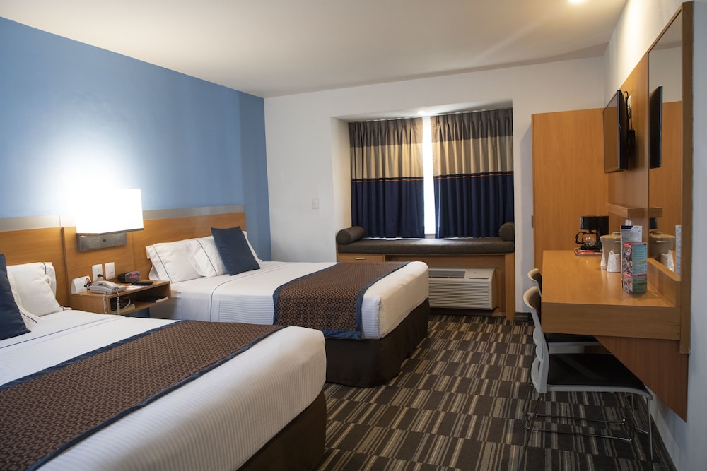 Standard Room, 2 Queen Beds - Photo 7