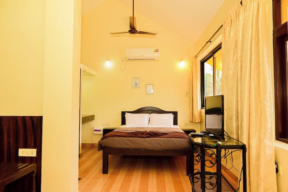 Suite (Coral) photo 3