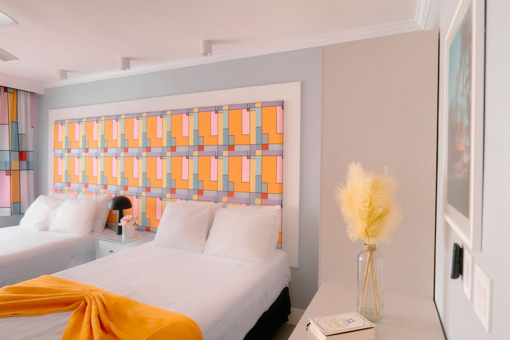 Standard Room, 2 Double Beds - Photo 8
