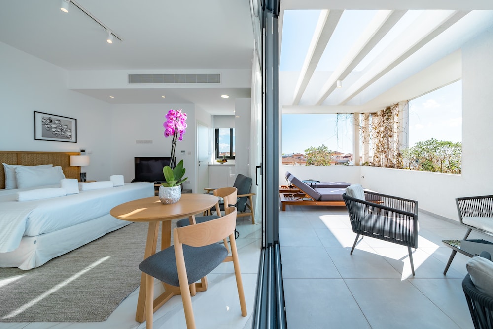 Executive Studio Apartment