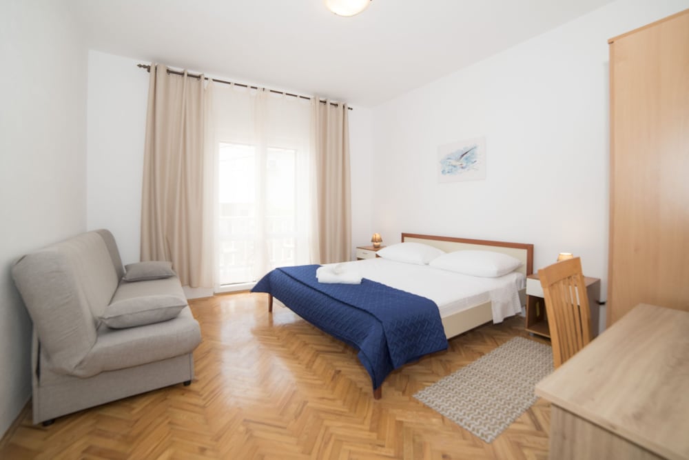 Apartment (A2)