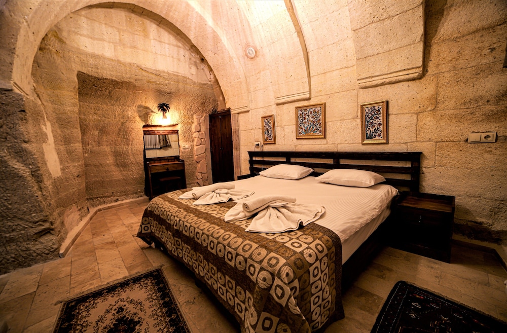 Premium Suite, Jetted Tub (Triple) - Photo 1