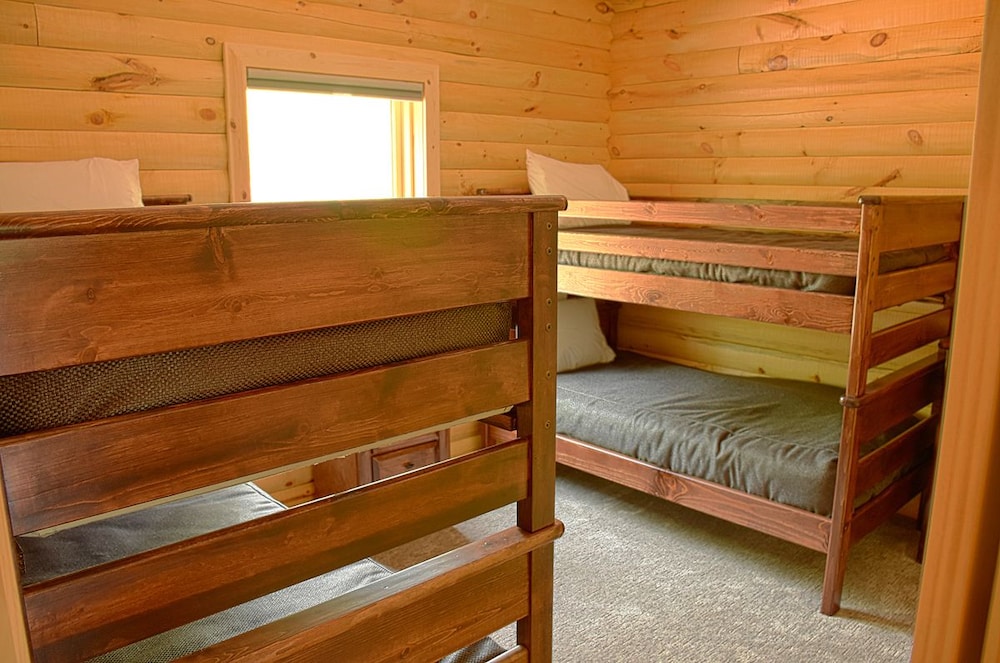 Cabin, 3 Bedrooms, Harbor View photo 1
