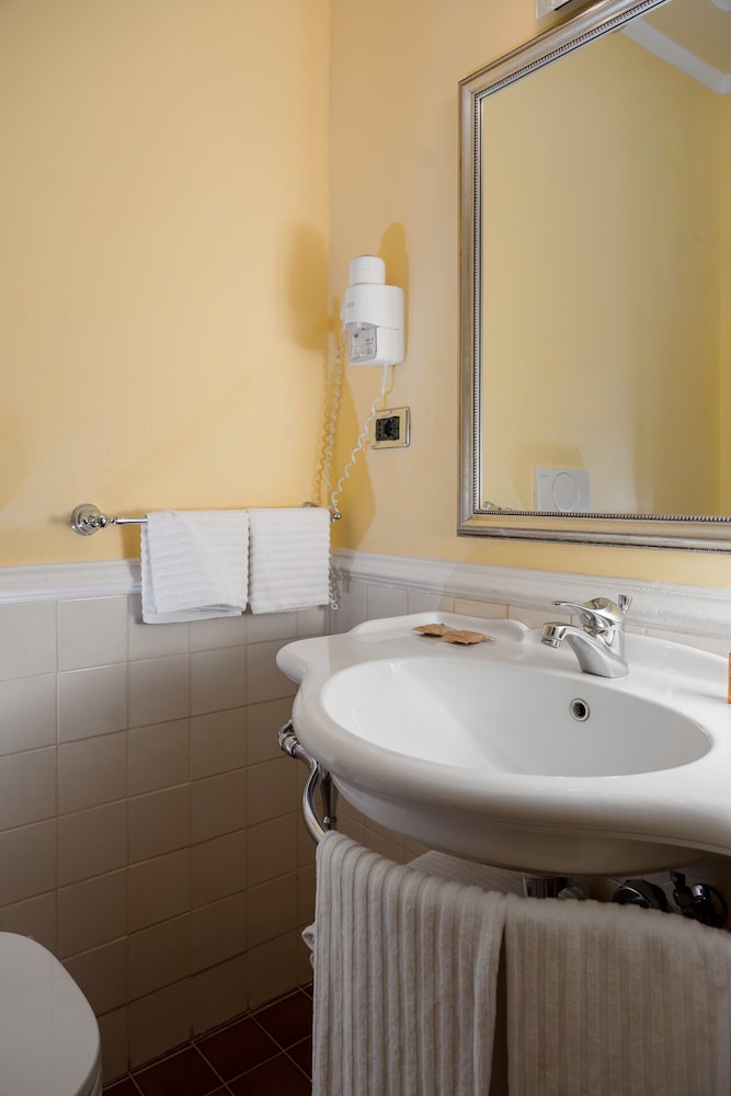 Superior Double Room - Photo 8