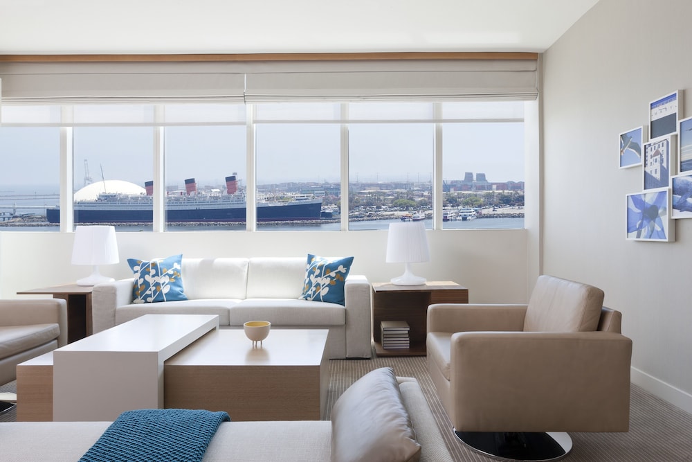 Suite (Regency) - Photo 1
