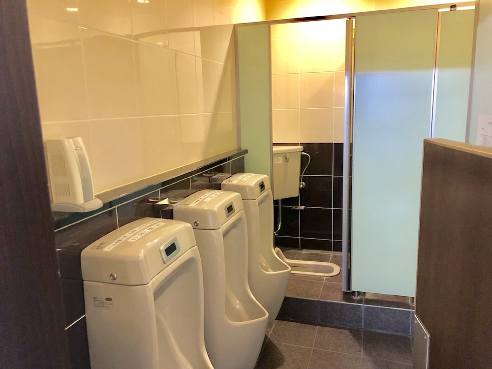 Capsule Room, Men Only - Photo 3