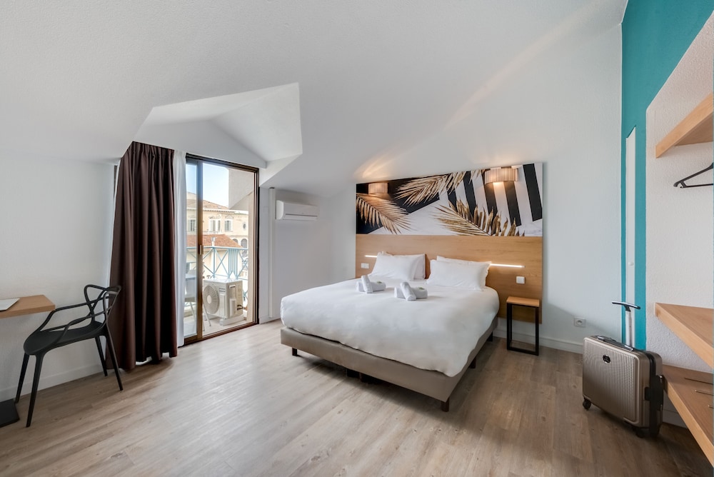 Studio, 1 Queen Bed, Balcony - Photo 1