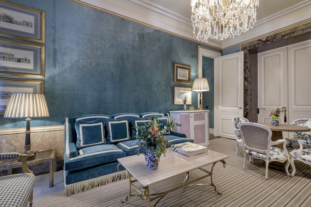 Royal Suite, 2 Bedrooms, Garden View