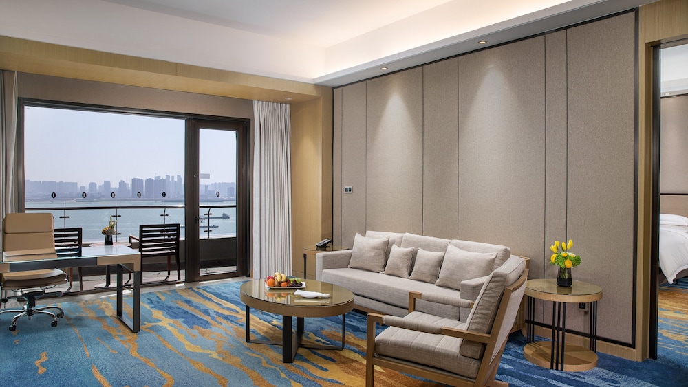 Suite, 1 Bedroom, River View photo 3