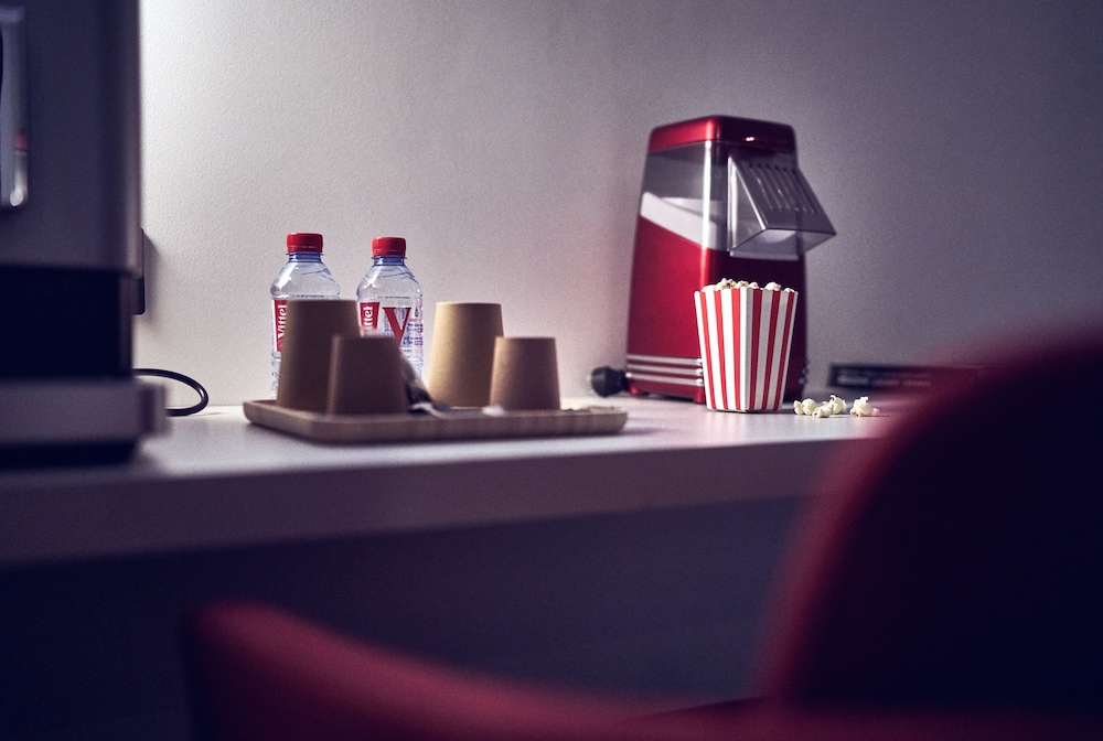 Chambre Atrium cinéma (sans lumière du jour) photo 3
