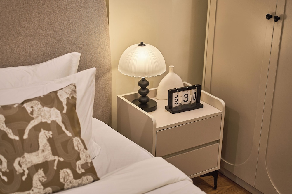 Deluxe Room, Bathtub photo 2