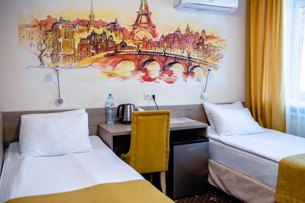 Standard Room, 2 Twin Beds, Courtyard View photo 1
