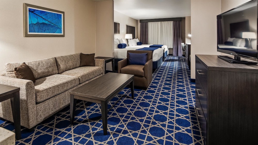 Suite, Multiple Beds, Non Smoking, Refrigerator & Microwave (With Sofabed) photo 1