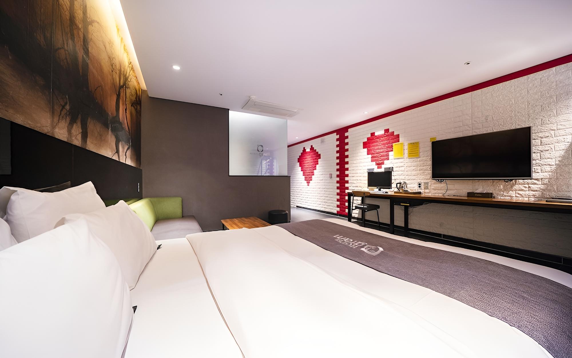 Room (Standard Room) - Photo 12