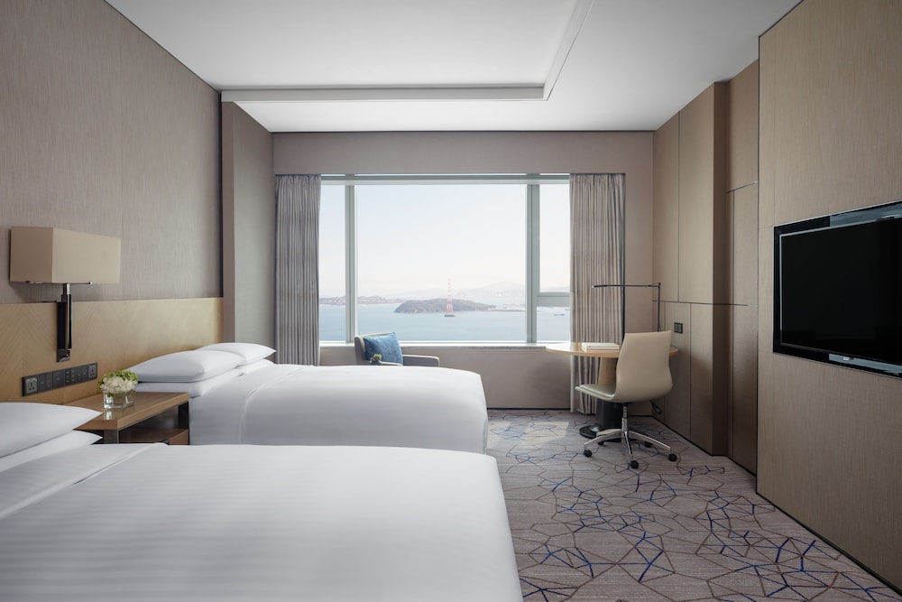 Room, 2 Double Beds, Smoking, Harbor View - Photo 4