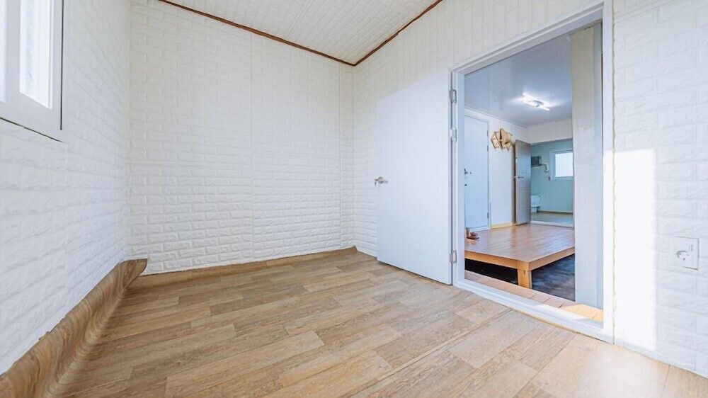 Room (private house) - Photo 5