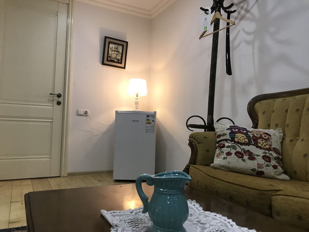 Standard Room, 1 King Bed photo 2