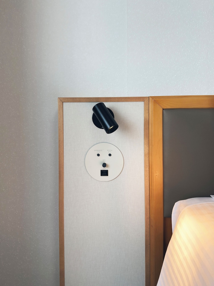 (Non-Smoking) Precious Moderate Single Room (Renovated) photo 3