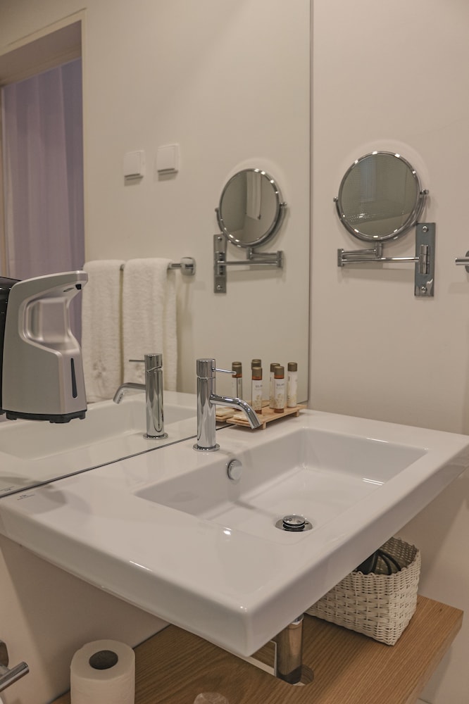 Available room