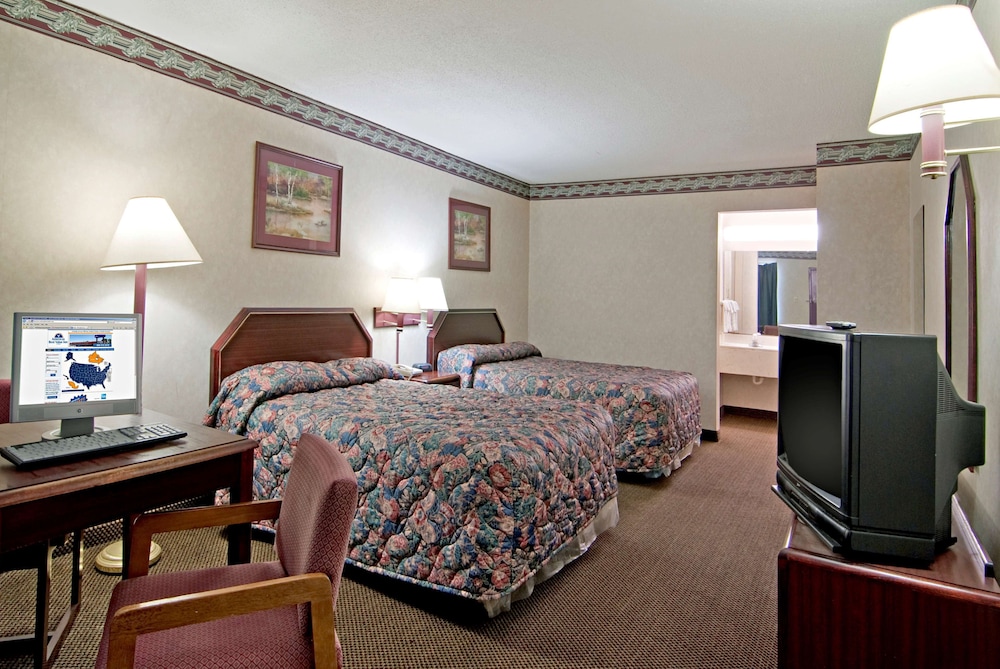 Room, 2 Double Beds, Smoking - Photo 1