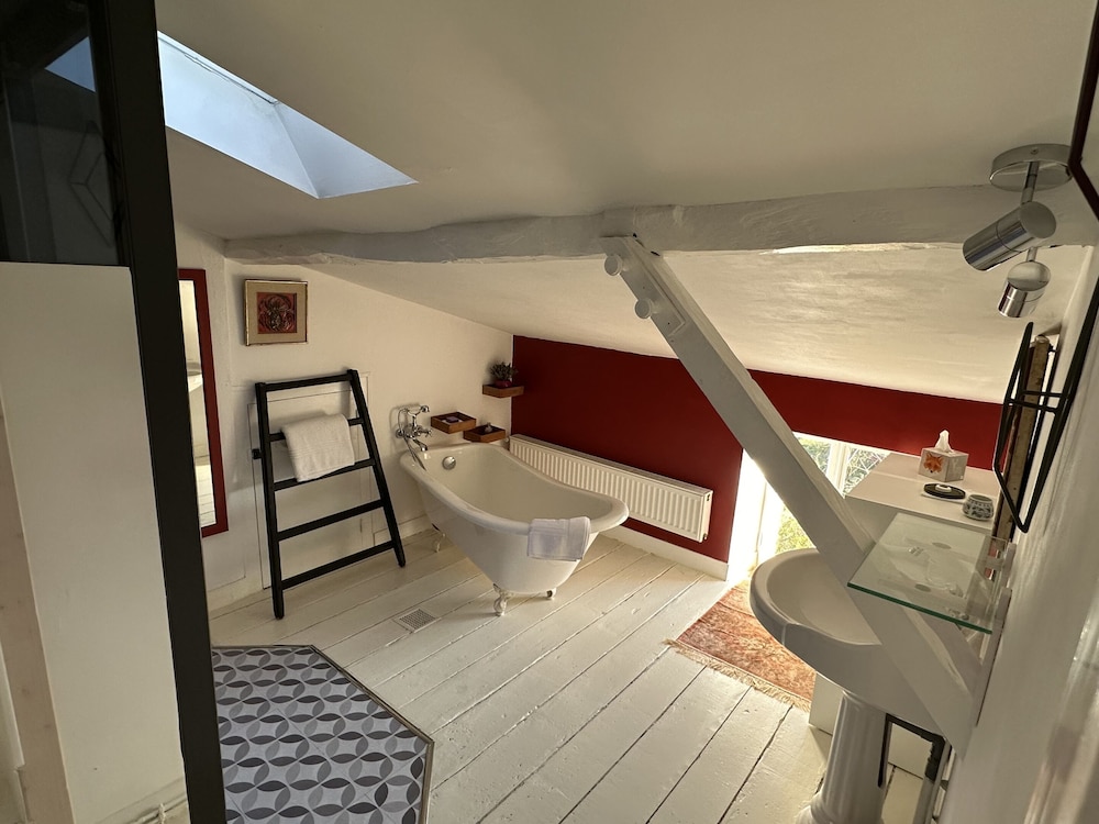 Superior Triple Room, Ensuite, River View (chambre chateau Montrose) photo 3