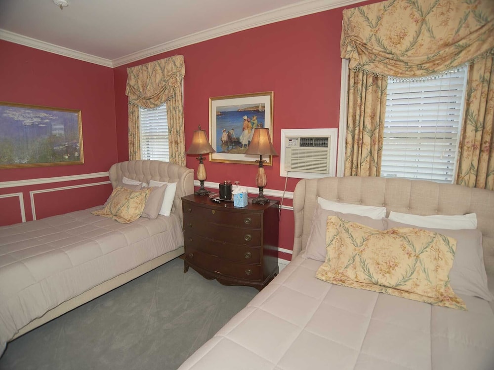 Standard Quadruple Room, Ensuite (The Manor 120 Luxury Quee)