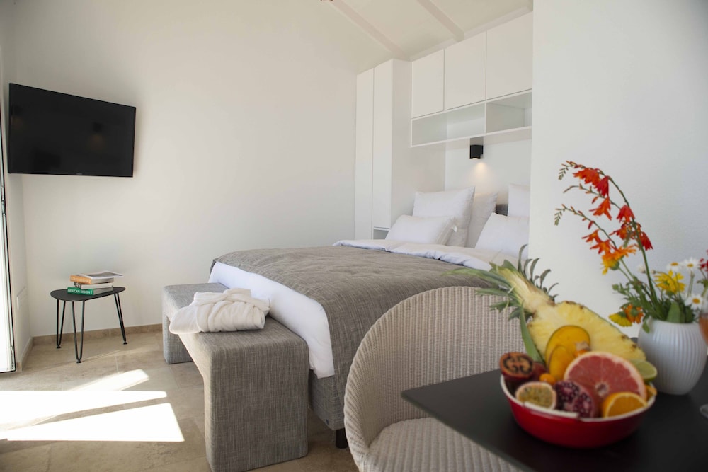 Deluxe Double Room, Ocean View, Sea Facing photo 2