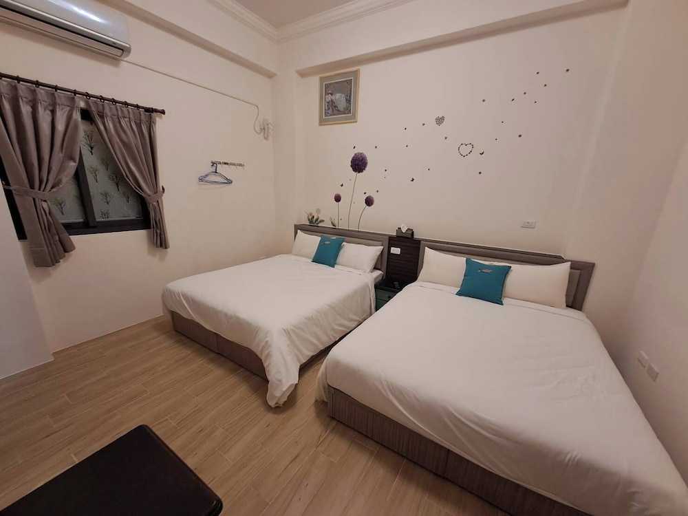 Elite Quadruple Room - Photo 1