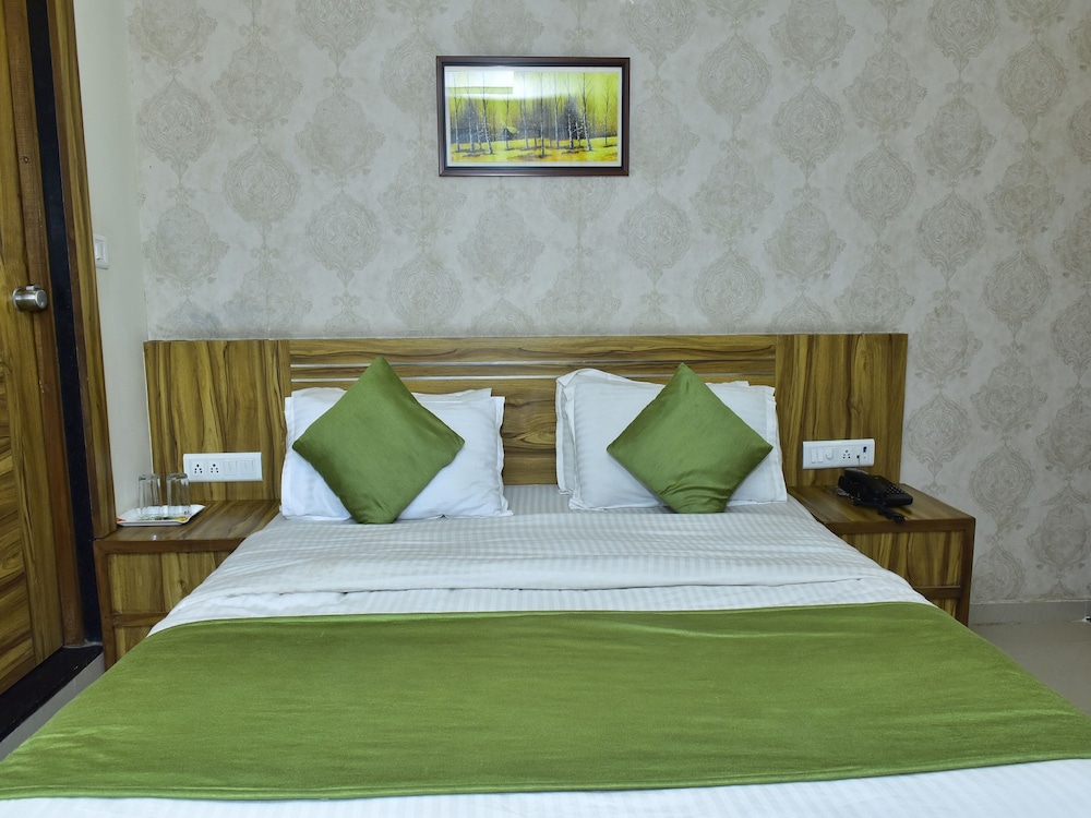 Deluxe Ac Room