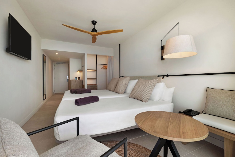 Premium Triple Room, Balcony, Sea View photo 2