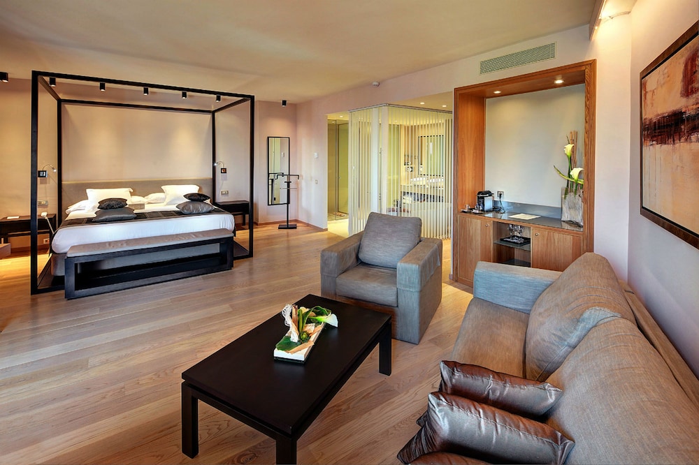Junior Suite With Sea View & Spa Access - 4 Adults photo 3