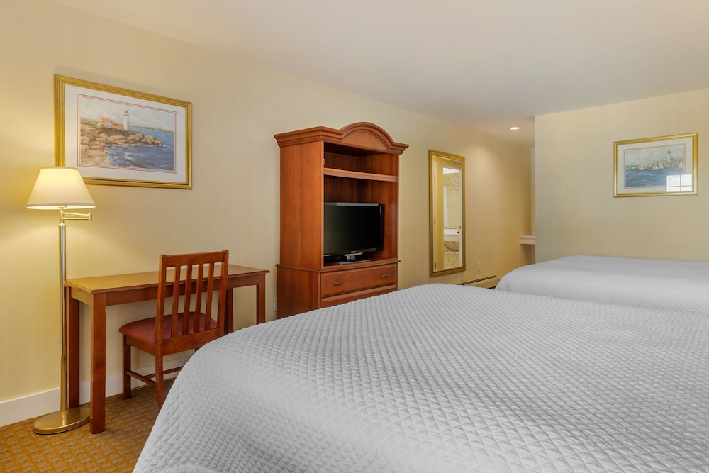 Two Queen Handicap Accessible Room photo 1