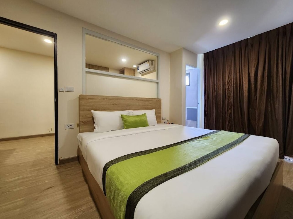 Deluxe Suite - Photo 5