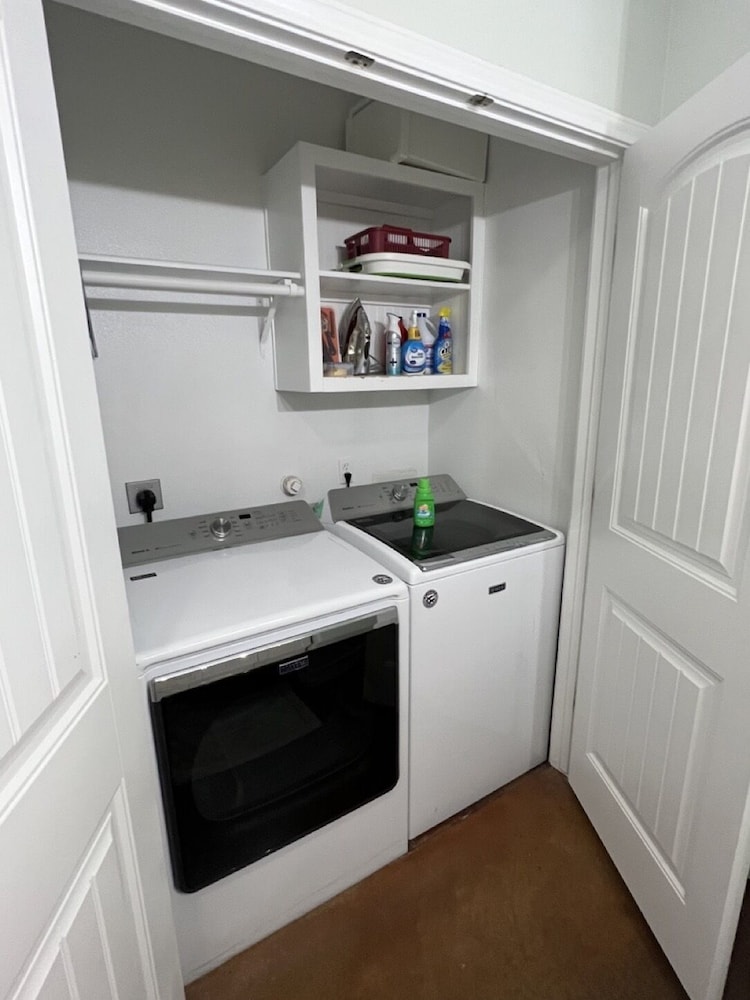 The LUV Shack, Photo 11