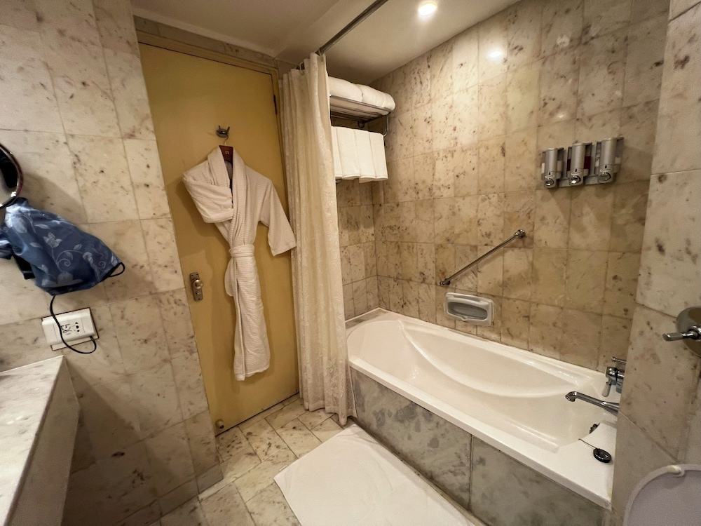 Suite, 1 King Bed, Pool View (Ethnic Suite) photo