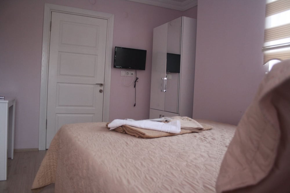 Family Room, 2 Bedrooms