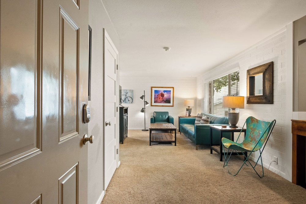 Condo photo 2