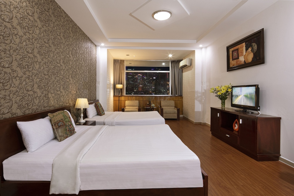 Family Quadruple Room, City View photo 3