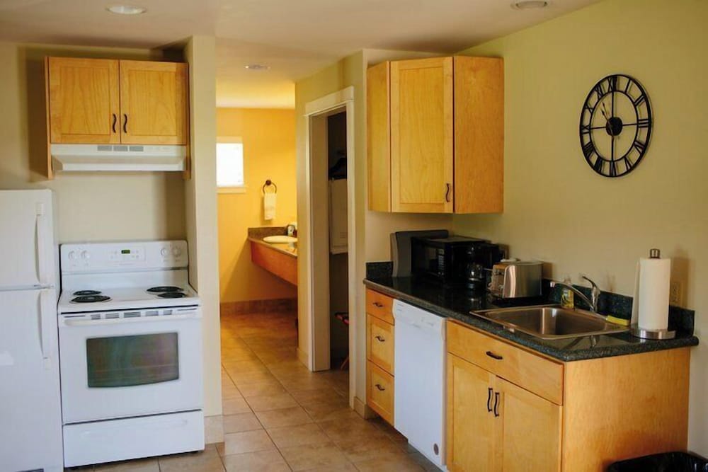 Suite, Living quarters, 1 King Bed with Sofabed, Non Smoking, Balcony photo 3