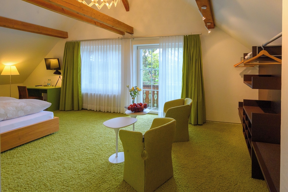 Junior Studio Suite, Garden View photo 2