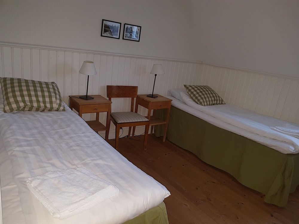 Deluxe Twin Room, 1 Queen Bed, River View photo 2