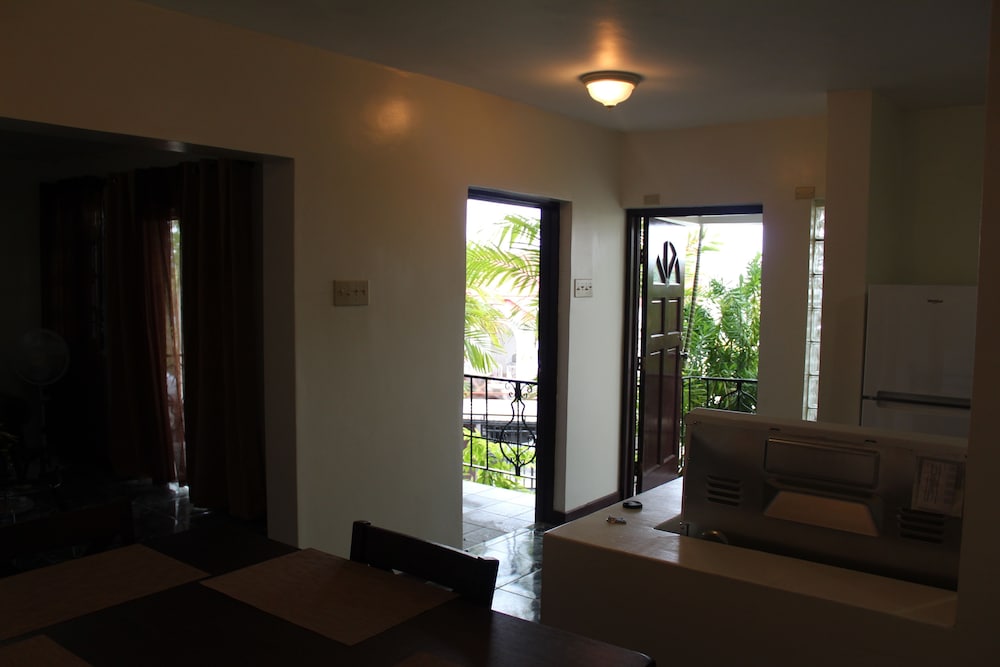 Deluxe Apartment, 2 Bedrooms, Garden View photo 2