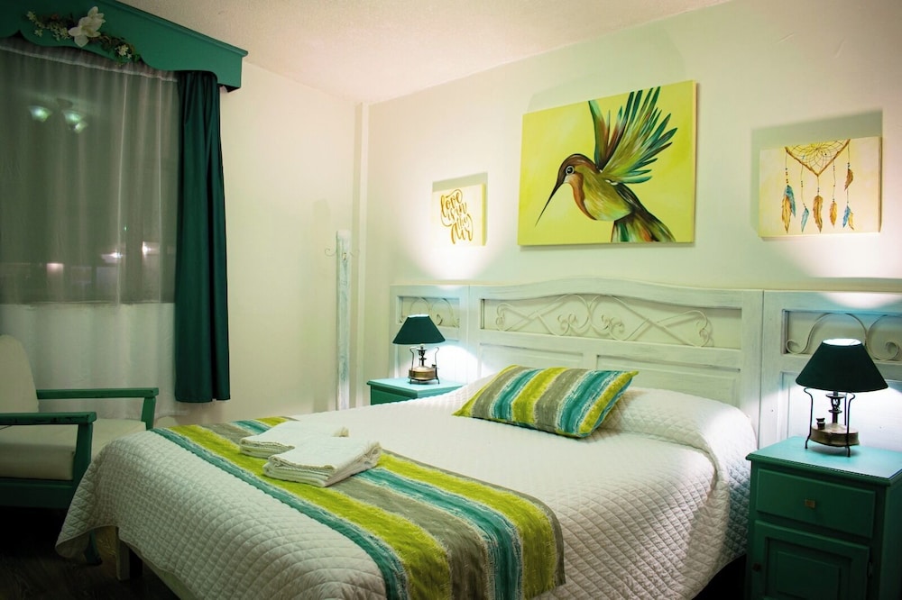 Standard Room, 1 Queen Bed, Mountain View photo 1