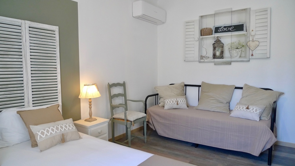 Quadruple Room - Photo 5