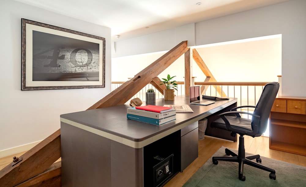 Deluxe Penthouse photo 1