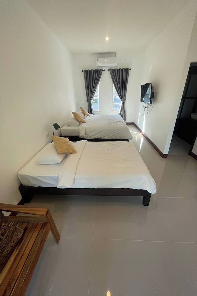 Family Room - Photo 13