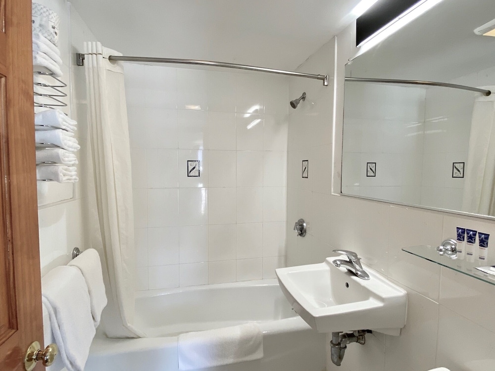Deluxe Room, 2 Double Beds - Photo 6