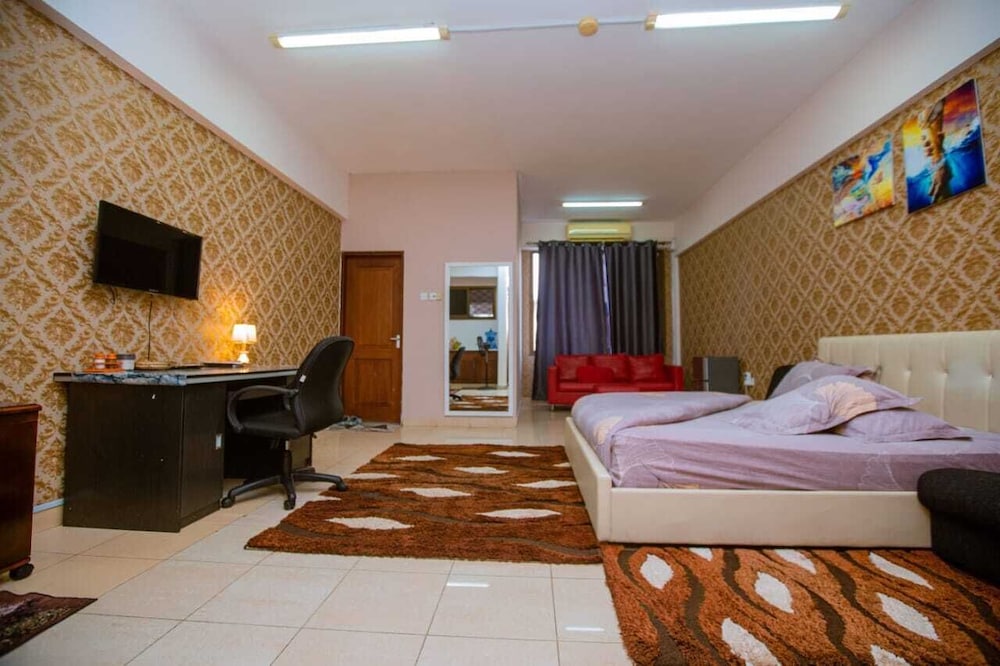 Deluxe Studio Suite